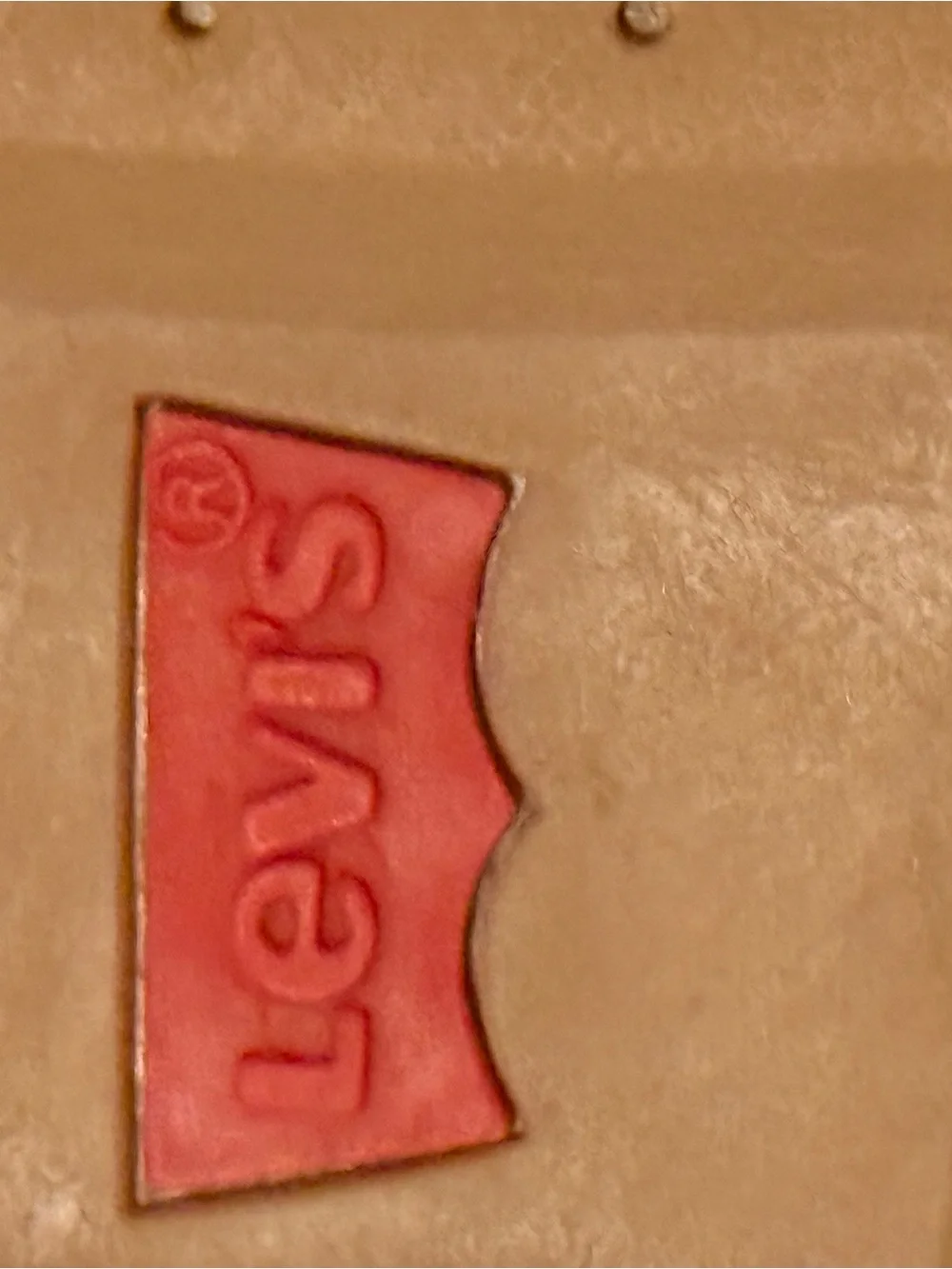 Levis tab toe